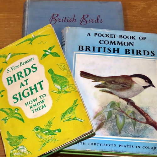 723 - An extensive library of books referencing birds of the British Isles and Europe (35)