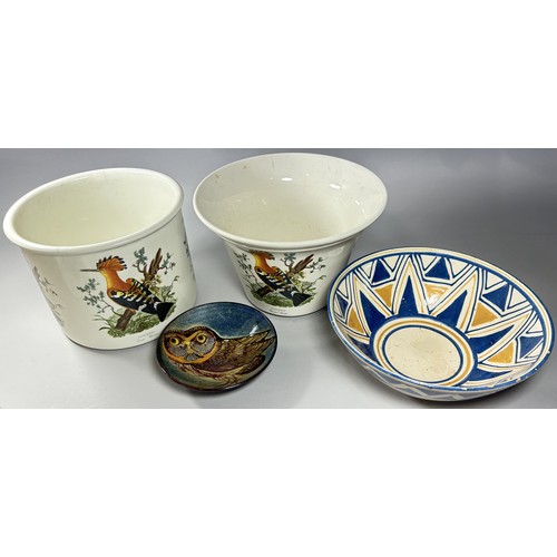 111 - A quantity of Portmeirion Birds of Britain series table ware depicting the Hoopoe bird to include si... 