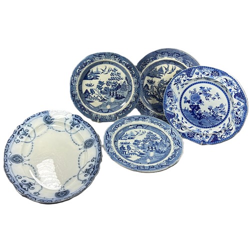 162 - Six graduated meat platters including Willow pattern examples and three further blue and white dinne... 