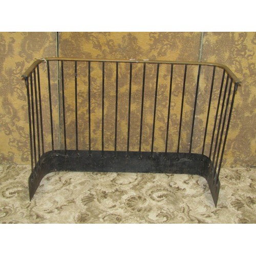 1051 - A 19th century iron work fire fender/guard with simple open vertical bars supporting a brass rail, 6... 