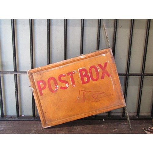 1065 - A vintage painted wooden rectangular 