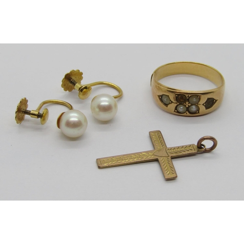 354 - Small group of jewellery comprising an antique yellow metal gypsy ring set with pearls (af), a 9ct e... 