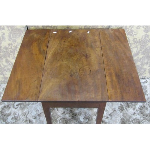 1333 - A simple Georgian mahogany Pembroke table with rectangular drop leaves raised on square tapered supp... 