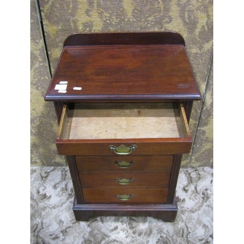 1238 - A small Edwardian upright chest in the Georgian style fitted with six long graduated drawers 82 cm (... 