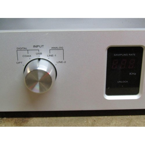 1098 - A Luxman DA-200 USB D/A converter