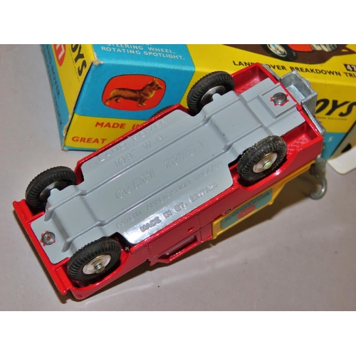 730 - Corgi toys 477 Land Rover Breakdown truck with operating crane 5.9d with original box