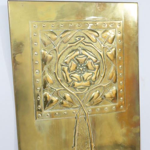 482 - An Arts & Crafts brass wall double candle sconce with rose decoration (Glasgow or Keswick school) 52... 