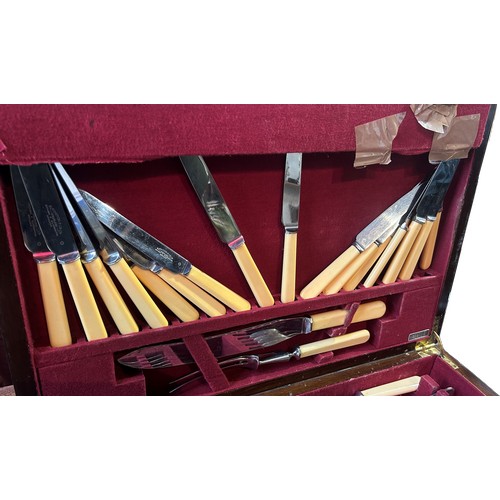 290 - An early 20th century canteen of Elkington silver plate cutlery, complete for eight settings,