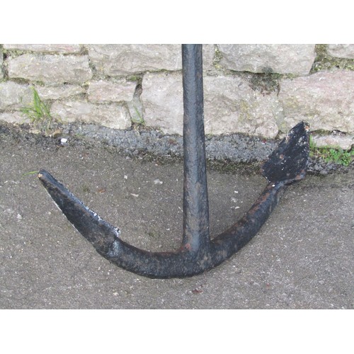 1034 - An old wrought iron anchor, 114 cm in height