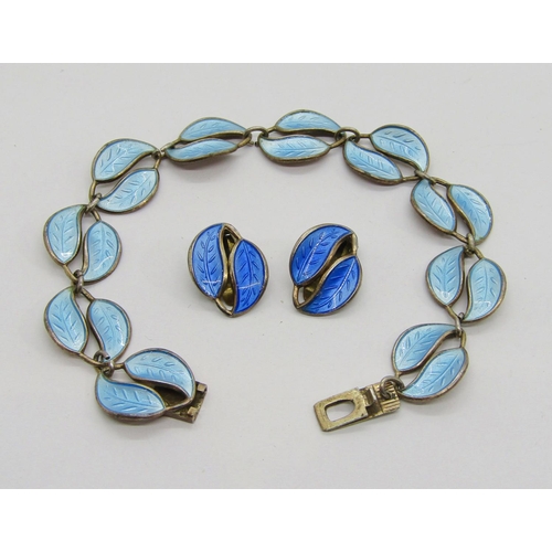 338 - Willy Winnaess for David Andersen; silver gilt leaf motif bracelet with blue enamel decoration and s... 