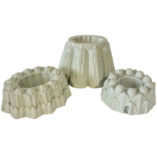 48 - A 19th century stilton dish and cover in a white and gilt basket weave finish, together with three c... 