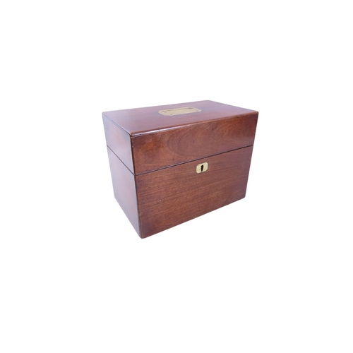 29 - A good George III mahogany spirit decanter box, the hinged cover fitted with a flush-fitting campaig... 