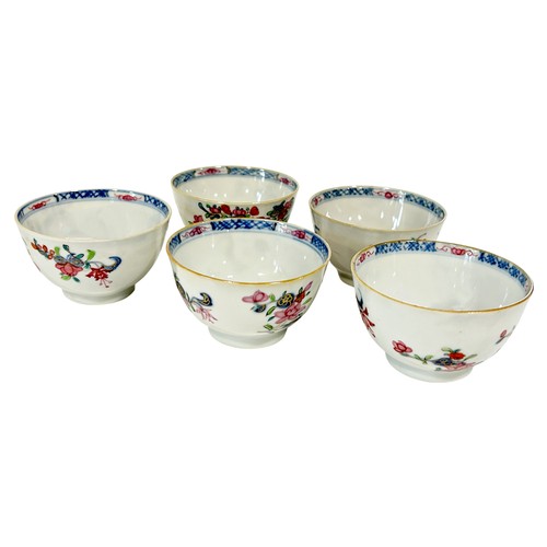 57 - A set of five 18th/19th century Chinese export tea cups with floral decorations, diameter: 7.7 cm ea... 