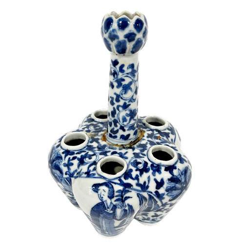 58 - A 19th century Chinese export blue and white porcelain tulip vase, bearing four-character mark under... 