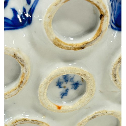 58 - A 19th century Chinese export blue and white porcelain tulip vase, bearing four-character mark under... 