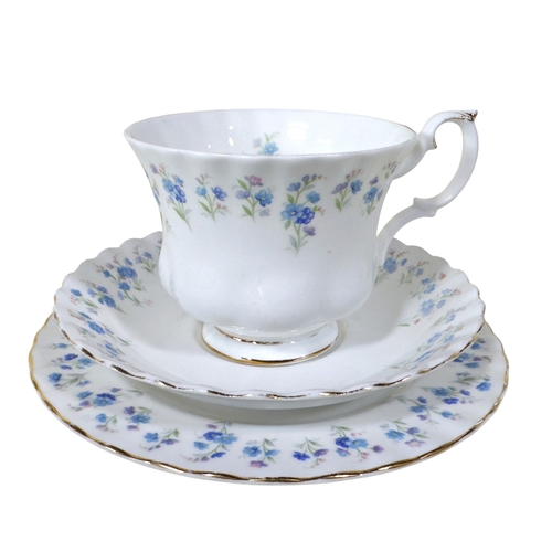 38 - A collection of Royal Albert Memory Lane dinner and tea ware, comprising: graduated plates, bowls, t... 