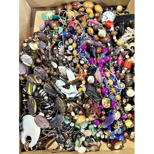 10A - A mixed collection of costume jewellery to include various bead necklaces etc