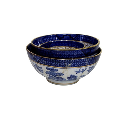21 - A collection of transfer printed blue and white tea and dinner wares, to include Booths Real Old Wil... 