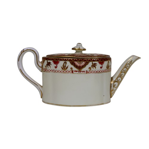 31 - A collection of Derby tea ware, comprising: teapot, sugar bowl, milk jug, three teacups, further sau... 