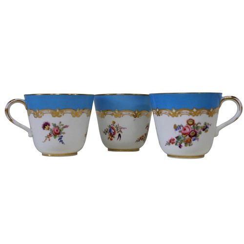 39 - A collection of 19th century English tea cups and saucers, including trios, examples by Worcester, C... 