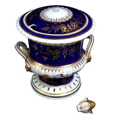 248 - A collection of 19th C Chamberlains Worcester table ware in a blue & gilt colourway with additional ... 