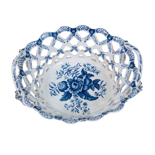 133 - A collection of Blue & White ware including an Elton Vase, 2 pierced baskets, a Pearl ware bowl etc ... 