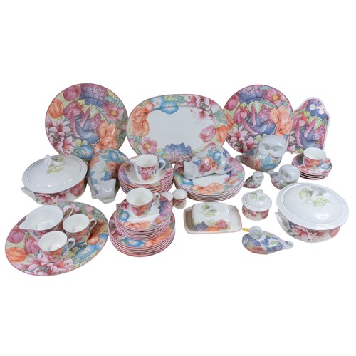 253 - A collection Villeroy & Boch corolla floral tableware produced by Gallio design together with a furt... 