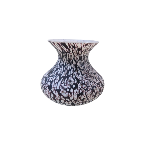 273 - A collection of 20th century and earlier glass to include an Orrefors clear glass vase, a Kosta Boda... 