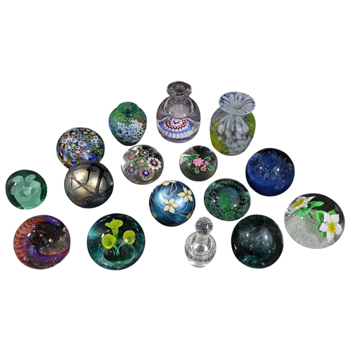 281 - A collection of sixteen various glass paperweights including Victorian, millefiori, Caithness, Okra,... 