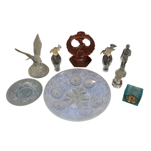 289 - A collection of various Lalique style frosted glass wares to include a mantel timepiece, scent bottl... 