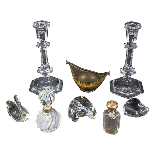 291 - A small collection of various glassware to include a pair of Baccarat candlesticks, similar 'frog' p... 