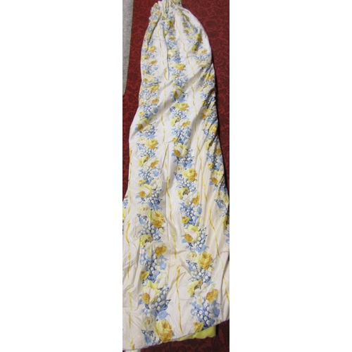 712 - Two pairs of Jon Rhodes, Colefax and Fowler Lymington chintz curtains, lined and interlined.  180cm ... 