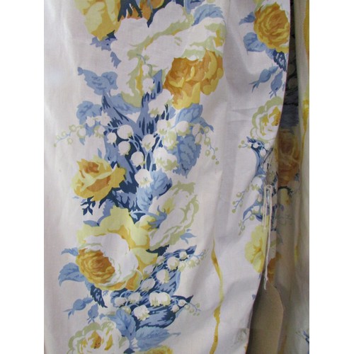 712 - Two pairs of Jon Rhodes, Colefax and Fowler Lymington chintz curtains, lined and interlined.  180cm ... 