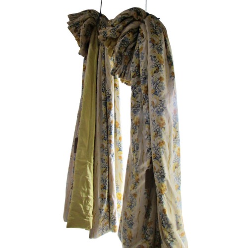 712 - Two pairs of Jon Rhodes, Colefax and Fowler Lymington chintz curtains, lined and interlined.  180cm ... 