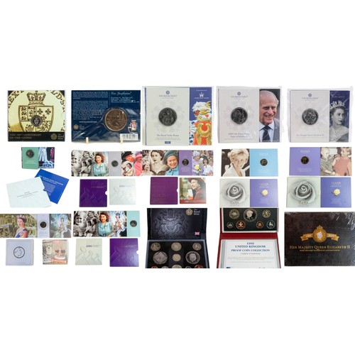 724 - 2 x Royal Mint Annual Proof sets 1991 & 2008. 10 x Royal Mint £5/Crown BUNC and 1 x Royal Mint £2 BU... 