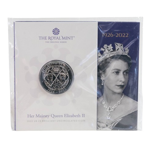 724 - 2 x Royal Mint Annual Proof sets 1991 & 2008. 10 x Royal Mint £5/Crown BUNC and 1 x Royal Mint £2 BU... 