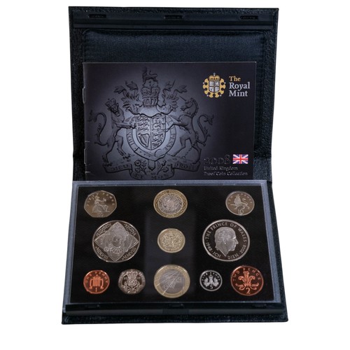724 - 2 x Royal Mint Annual Proof sets 1991 & 2008. 10 x Royal Mint £5/Crown BUNC and 1 x Royal Mint £2 BU... 