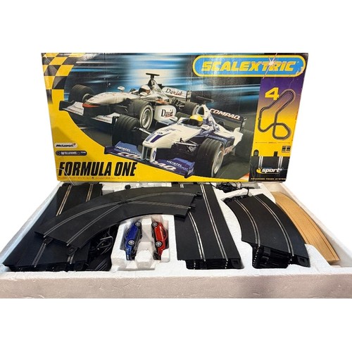693 - Scalextric Formula one race set, number 4 with Mclaren Mercedes MP4-16 & Williams F1 BMW FW23 boxed,... 