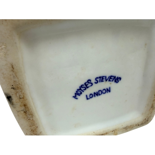 9 - A pair of Spode blue and white transfer vases from the Signature collection no.218/50 2002 edition. ... 