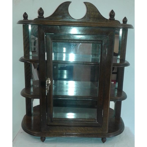 33 - Wall Display Cabinet, c.20.5in wide, 23in tall