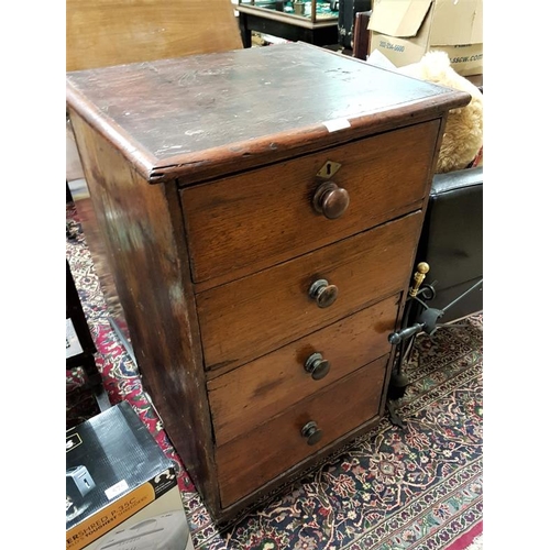 576 - Victorian Mahogany Pedestal Chest with Four Drawers, c.23inx39in