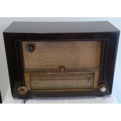 48 - Vintage Wooden Case Radio