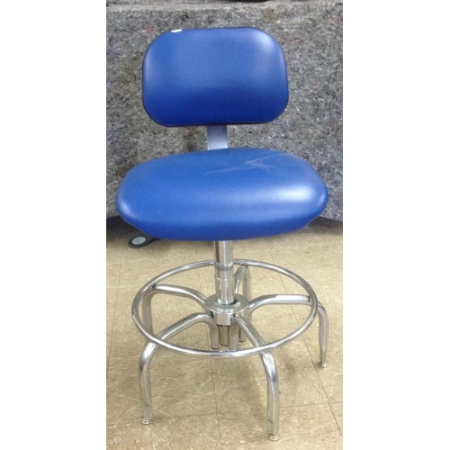 83 - Office Pedestal Chair