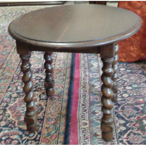 611 - Small Oak Occasional Table with barley twist legs