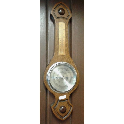 415 - Small Oak Case Wall Barometer, c.16.5in tall