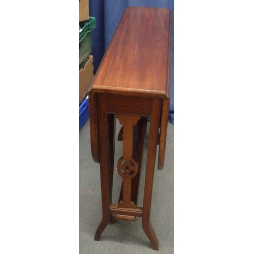 673 - Edwardian Mahogany Sutherland Table, c.27in wide