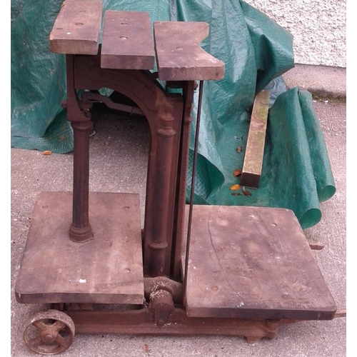 2 - Avery Weighing Scales