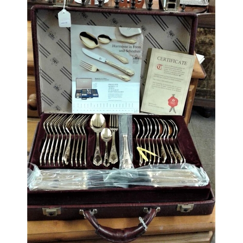 552 - Cased Set of Cutlery