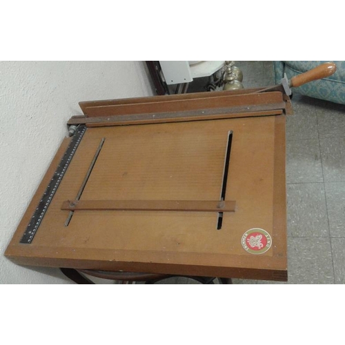 59 - Large Paper Guillotine