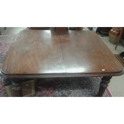 640 - Victorian Mahogany Breakfast Table with rounded corners and turned legs